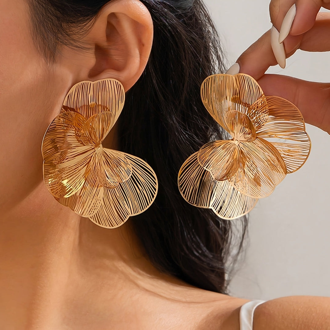 Selah™ Double Hoop Gold Earrings with Modern Design
