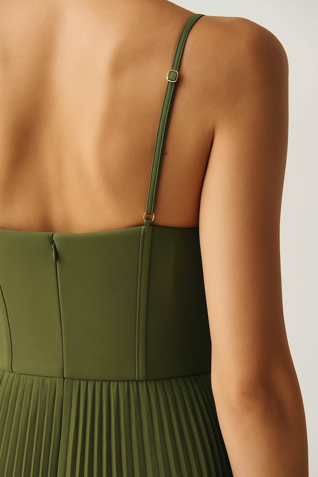 Delorae™ Backless Dress Olivia