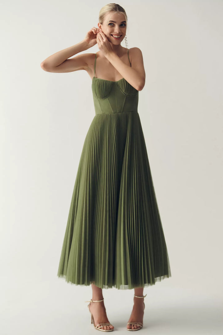 Delorae™ Backless Dress Olivia